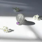 Anillo San Benito con piedra personalizada