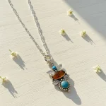 Colgante con piedras naturales