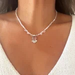 Collar de tonos rosados con perlas naturales y cuarzo rosa facetado