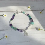 Pulsera de piedras naturales con simbolismo religioso y plata 950 Pilar Segura Orfebre Chile