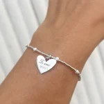 pulsera delicada con perlas y mensaje te amo mama en plata