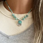 Collar artesanal con amazonitas naturales y perlas, colgante de amazonita en plata 950 - Pilar Segura Orfebre