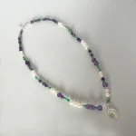 Collar con amazonita, amatista y perlas para mujer con medalla de plata a elección Chile