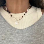 Collar María Paz con cuarzo rosa y granate hecho a mano terminaciones plata 950 Chile