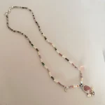 Collar artesanal femenino con rodocrosita natural, turmalinas y perlas, colgante de flores en plata 950 Chile