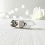 Colgante artesanal de prosperidad con pirita en corazón, cuarzo rosa y cristal natural plata 950 Chile