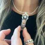 Colgante artesanal único con cuarzo rutilado natural y piedra sol, mandala con Swarovski plata 950 Chile