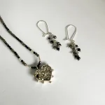 Aros Racimo Piedras con turmalinas negras y piritas naturales en plata 950 Chile - Pilar Segura Orfebre