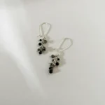 Aros colgantes artesanales con turmalina negra y pirita natural en plata 950 - Pilar Segura Orfebre