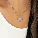 Collar Corazón Armonía hecho a mano con cuarzos rosas naturales y colgante de plata 950 Chile