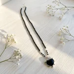 Collar Corazón Ónix con piedra natural negra y plata 950 hecho a mano - Pilar Segura Orfebre Chile