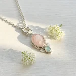 Colgante Encanto Dos Tonos en plata con cuarzo rosa y amazonita