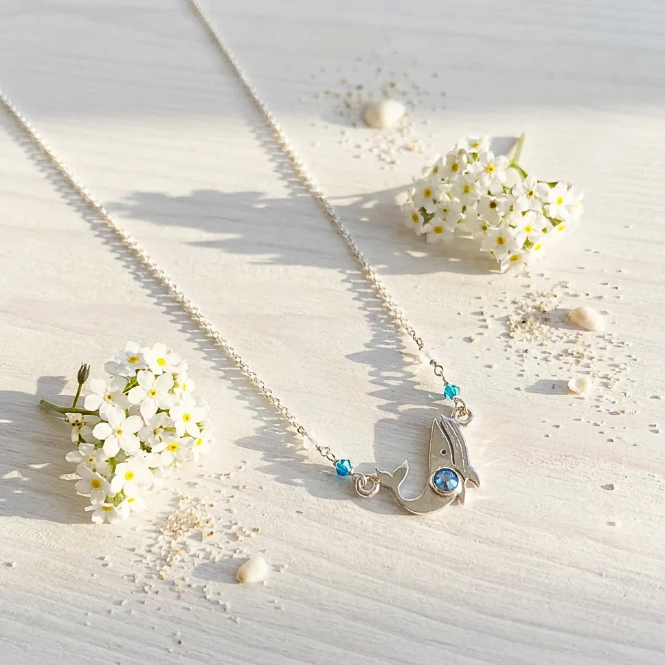 collar delicado con cristales swarovski