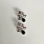 Aros artesanales Althea en plata 950 calada a mano con ónix natural negro - Pilar Segura Orfebre Chile