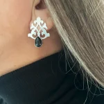 Aros de plata 950 calados a mano con ónix natural negro en forma de gota Chile