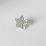 Anillo artesanal Estrella del Norte con ágata natural en forma de estrella y plata 950 - Pilar Segura Orfebre Chile