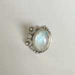 Anillo de plata 950 con piedra luna natural, lunas estrellas caladas y cristal Swarovski Chile Pilar Segura