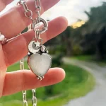 Colgante de plata 950 con corazón de piedra luna natural, estrella luna y cristal Swarovski hecho a mano Chile