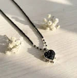 Collar artesanal ligero y elegante con turmalina negra en corazón de plata 950 Chile Pilar Segura