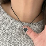 Collar petit con corazón de turmalina negra natural y cadena de turmalinas plata 950 Chile