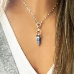 Colgante plata 950 con punta labradorita natural, cianita azul y detalles lunares con cadena plata 925 Chile