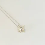 Collar Caricia de Estrellas hecho a mano en plata 950 con estrella martillada y Swarovski certificado Chile
