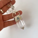Talismán de plata 950 con punta cuarzo cristal natural, labradorita y cristal Swarovski hecho a mano Chile