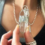 Talismán de plata 950 con cuarzo cristal natural, labradorita y Swarovski certificado hecho a mano Chile